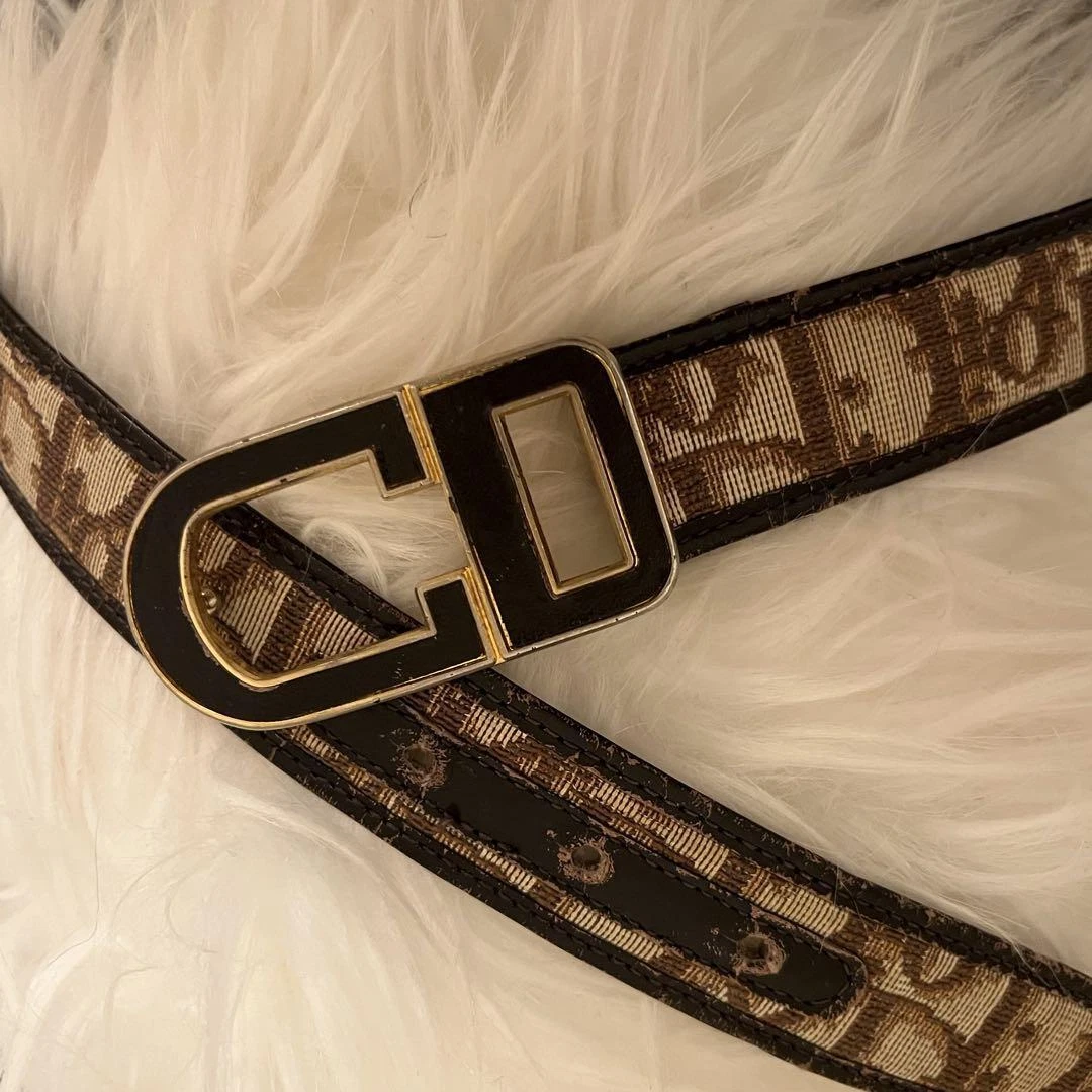 Authentique ceinture cuir beige motif trotteur Christian Dior taille 70 boucle CD