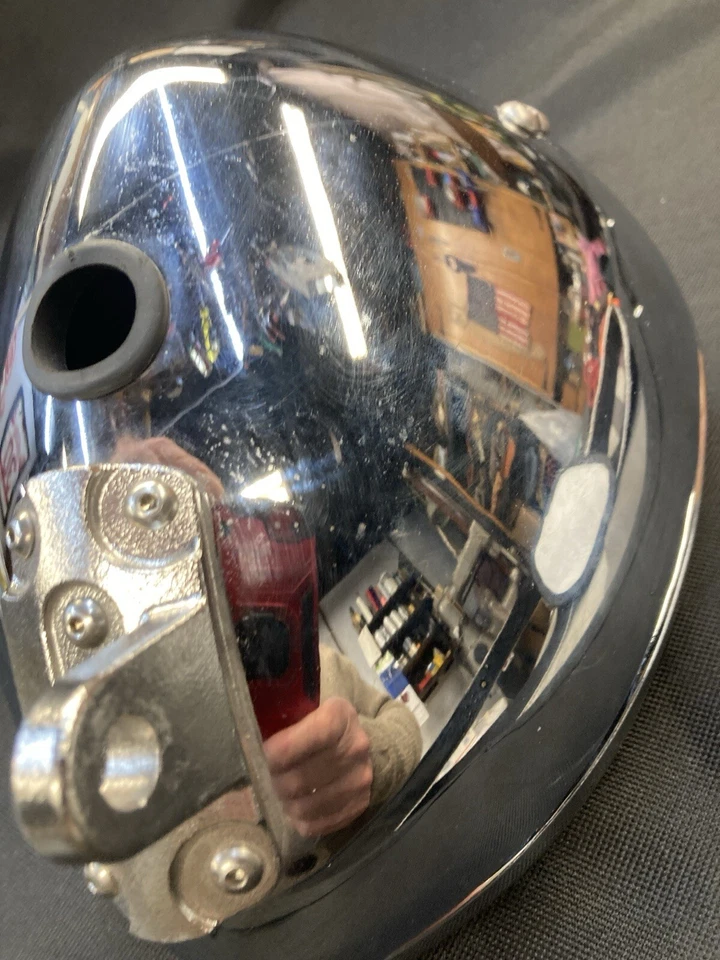 Cubo y anillo de ajuste de faros de lágrima para motocicleta Indian Foto 4 de 4