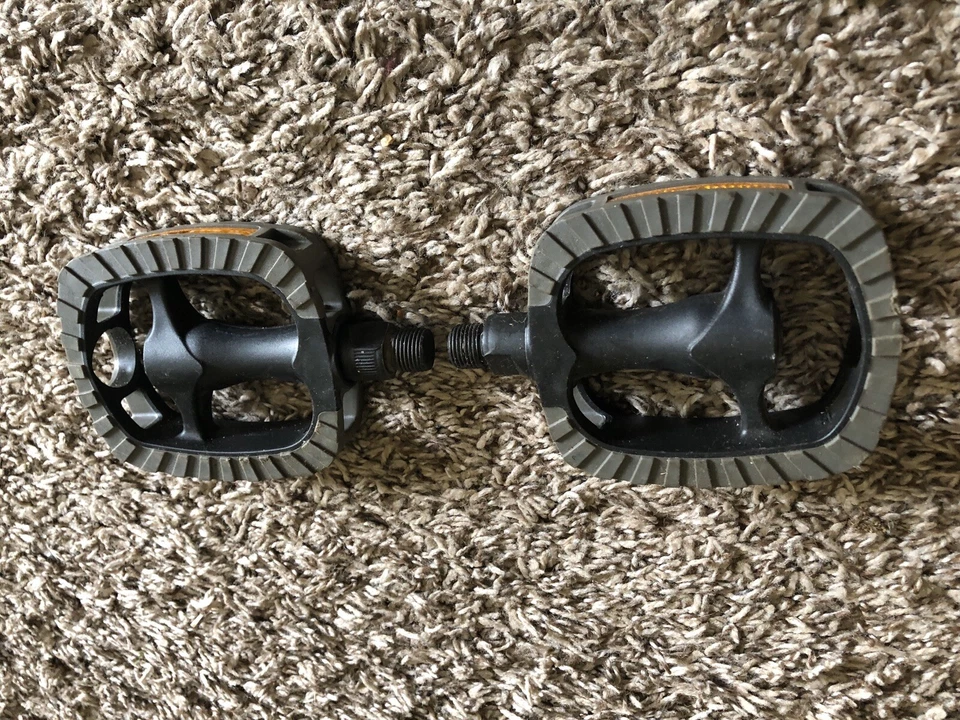 VP Plastic Bike Pedals Used Black & Gray - Image 2 of 3