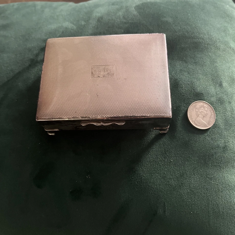 Vintage ARISTOCRAT BRAND SILVER BRAND CIGARETTE CASE &BOX -ENGRAVED F.Hicks 1969 - Image 1 of 4