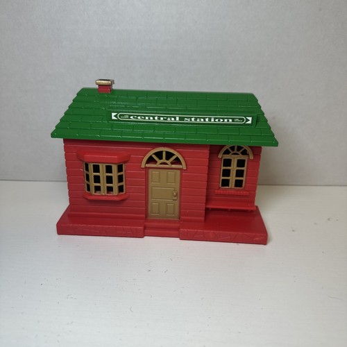 Vintage GOLDLOK TOYS Plastic Model Train CENTRAL STATION