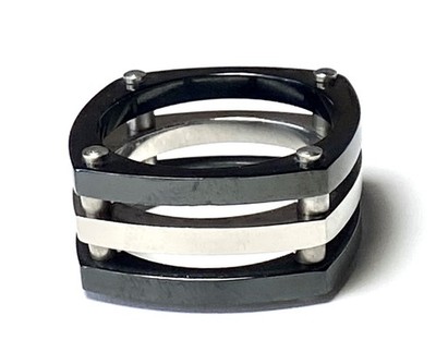 Solid Titanium Black Ring Squared Bolt Size 9,10,11,12,13,14 (FL45)