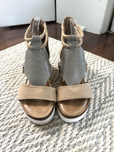 Diba True Green Clover Wedge Womens 8 Taupe Suede Faux SnakeSkin Gladiator - Bild 3 von 10