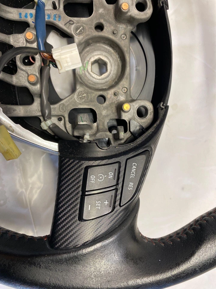 2014 - 2016 MAZDA 3 рулевое колесо с аудио телефон кнопки и круиз-контроль б/у - Изображение 2 из 4