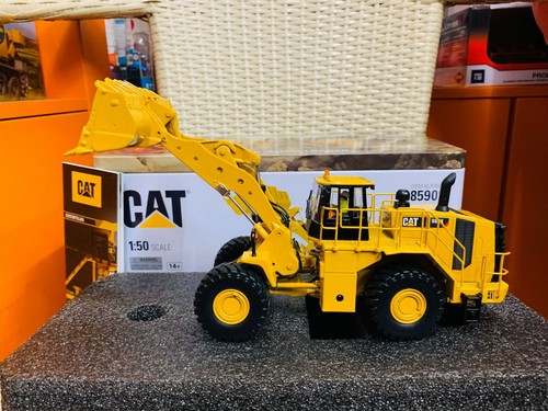 Caterpillar Cat 988K Wheel Loader 1/50 Scale Model By DieCast Masters DM85901 - Picture 8 of 8