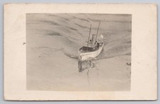 Modelo RPPC barco remolcador sobre agua tema fotográfico postal 783G
