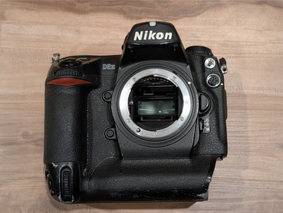 60K Shutter Clicks! Nikon D2H DSLR Camera