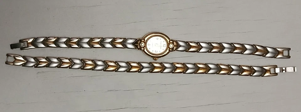 Vintage Sergio Valente Relógio de Quartzo Feminino Dois Tons (Ouro e Prata) e Pulseira - Imagem 2 de 4