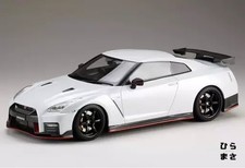 Diecast Car 1/18 Scale Nissan GT-R R35 NISMO 2017 Brilliant White Pearl