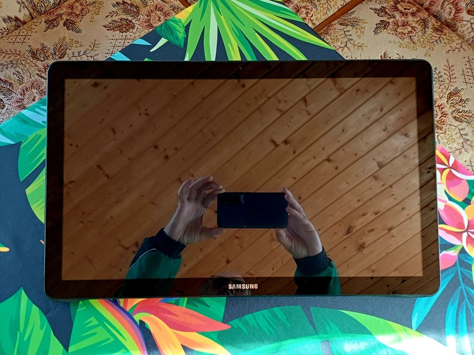 Samsung Galaxy View SM-T670, 32 GB, WLAN, Bluetooth, 18,4 Zoll, Tablet. - Bild 2 von 4