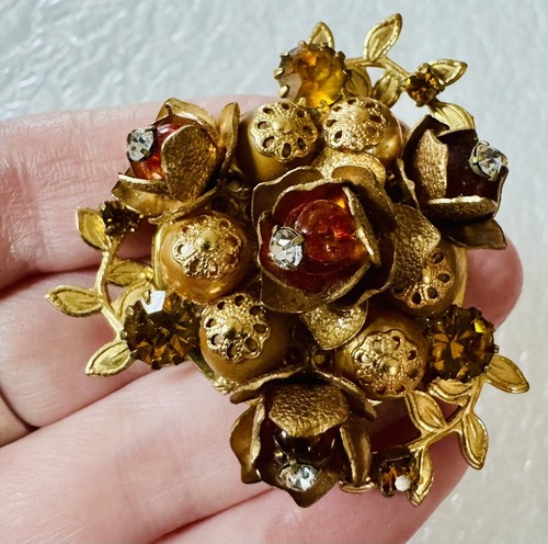 Vintage Unsigned Miriam Haskell Looking Flower Brooch Pin w/ Rhinestones Beads - Picture 7 of 8