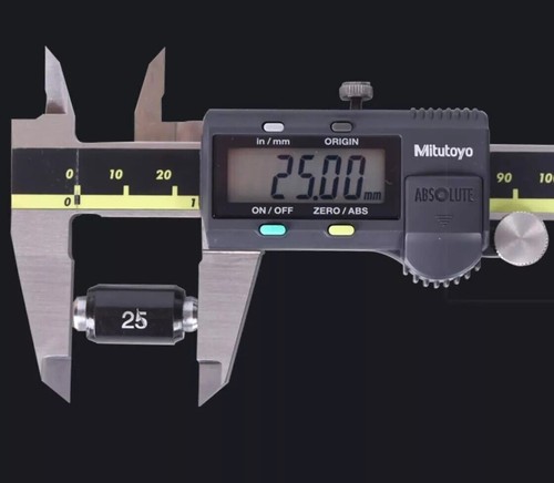 Mitutoyo Japan 500-197-30 200mm/8" Absolute Digital Digimatic Vernier Caliper - Picture 3 of 8
