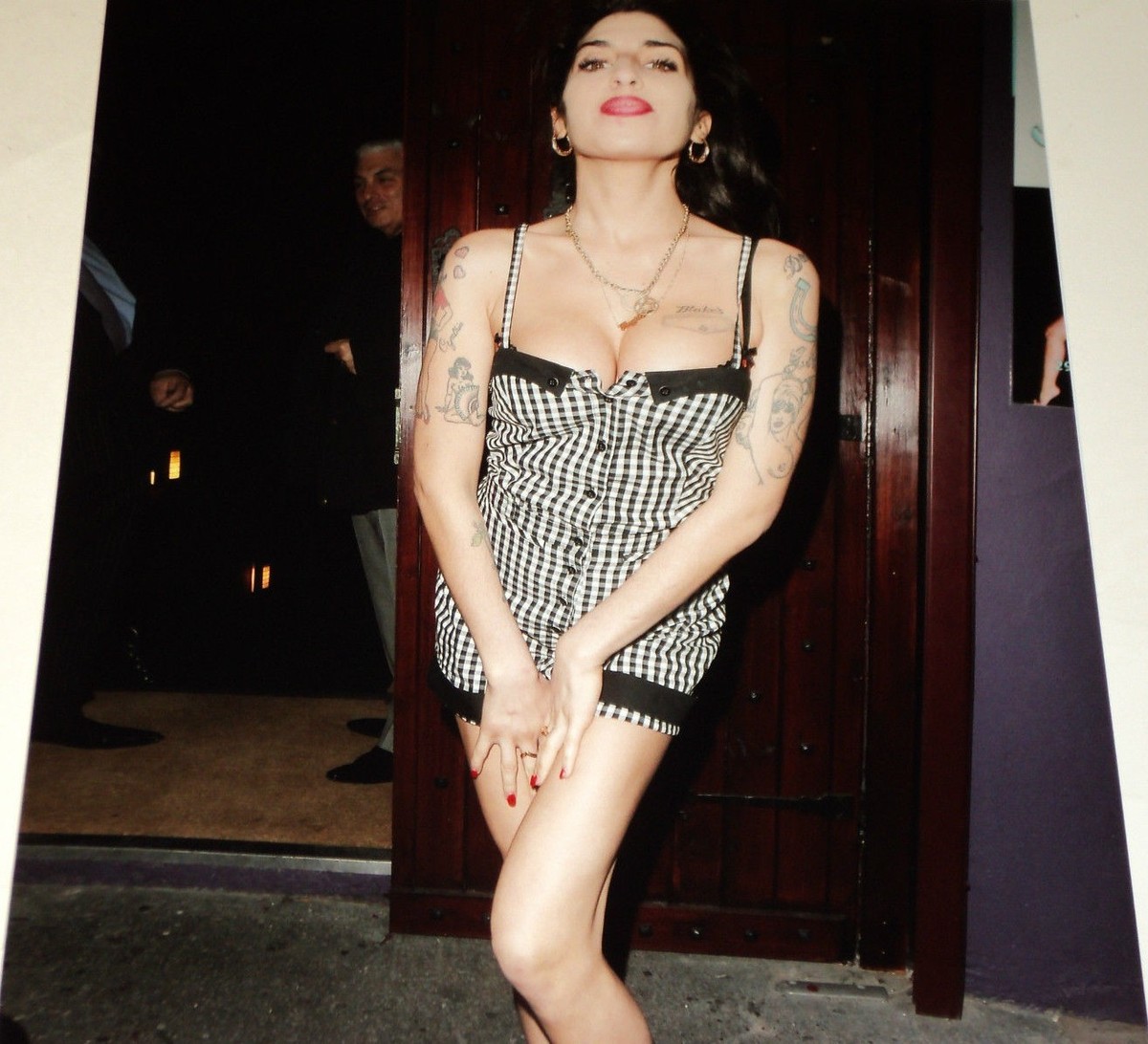 amy winehouse black and white dress / BUSTY 8 X 10 COLOR PHOTO style: flowy Wrap around edge Digital Anna-Kaci Women's Plus Size Color:SALMON