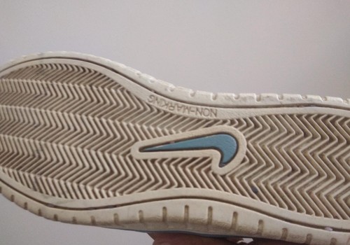 Vintage Nike Sneakers 90s - Picture 12 of 19