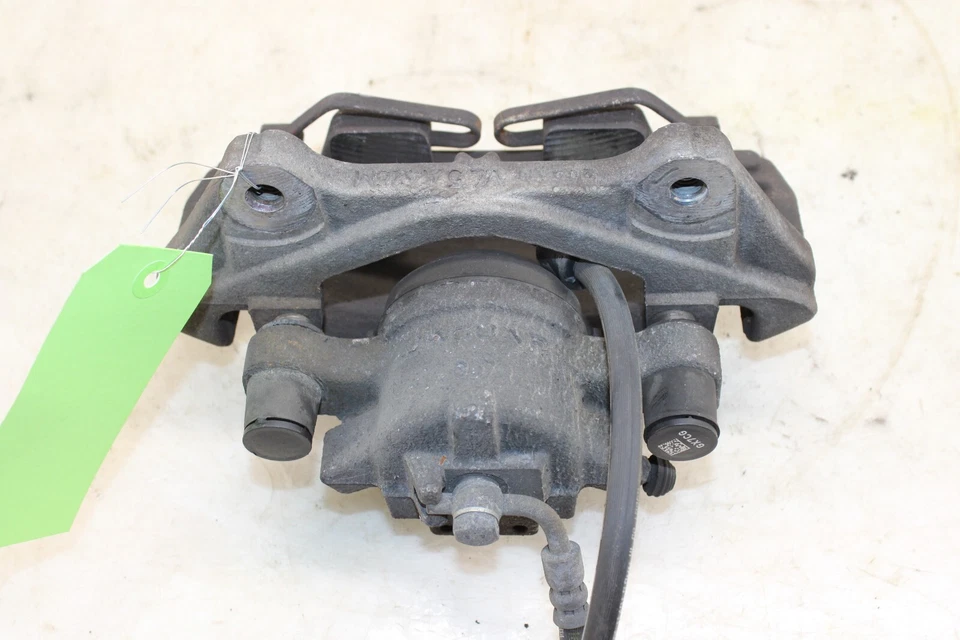 Pinza de freno delantera derecha Jaguar XE 2017-2020 AWD OEM JG70 Foto 4 de 4