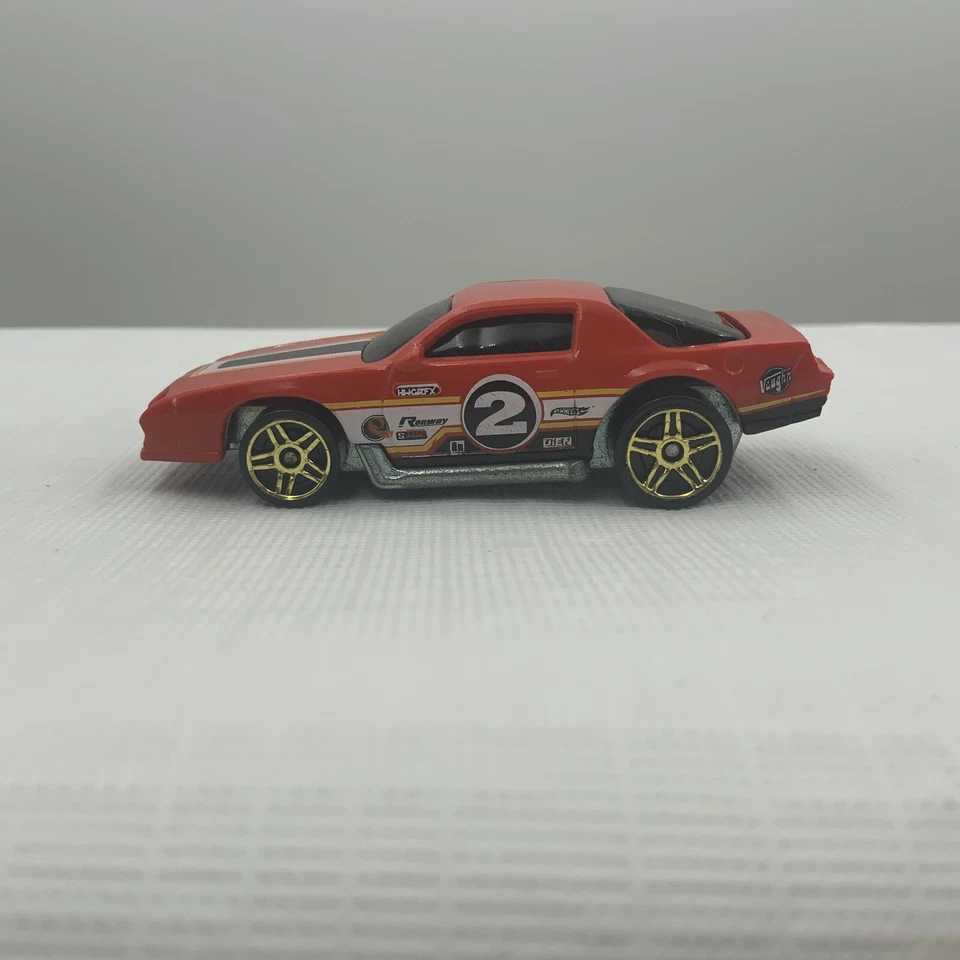 Chevrolet Camaro Z28 1982 vintage Hot Wheels Track Stars rojo fundido a presión Foto 4 de 4