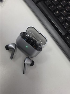 Samsung Earbuds Bluetooth 5.0 True Wireless - NOT COMPATIBLE WITH SAMSUNG APP.