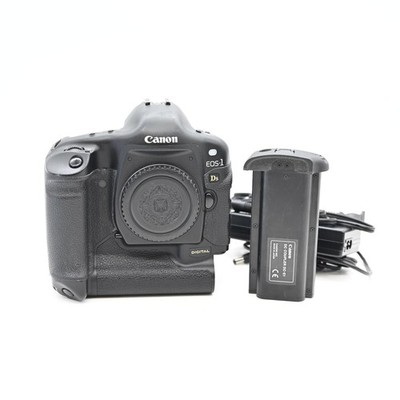 Canon EOS 1DS 11.1MP Digital SLR Camera Body*READ #671