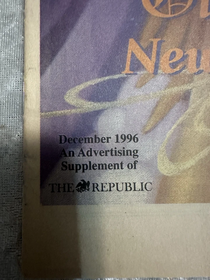 Libro de música The Republic diciembre 1996 Glory to the Newborn King Foto 2 de 4