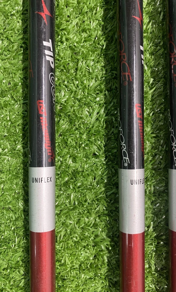 Wilson Staff Di11 Iron Set 4-PW/ RH/ Regular Graphite/ NEW GRIPS/ xx6544 - Image 4 of 4