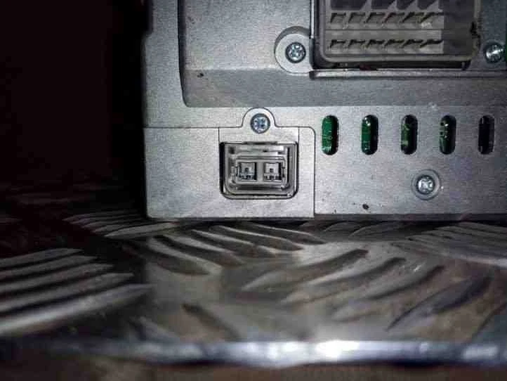 VOLVO S40 I VS Musik-Player mit GPS 30887083 1.9 Diesel 85kw 2001 26115960 - Bild 2 von 4