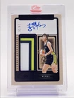 LI YUERU 2025-26 PANINI ONE AND ONE WNBA PATCH BLUE AUTO /25 Q6633