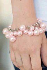 Paparazzi GIRLS IN PEARLS pink bracelet