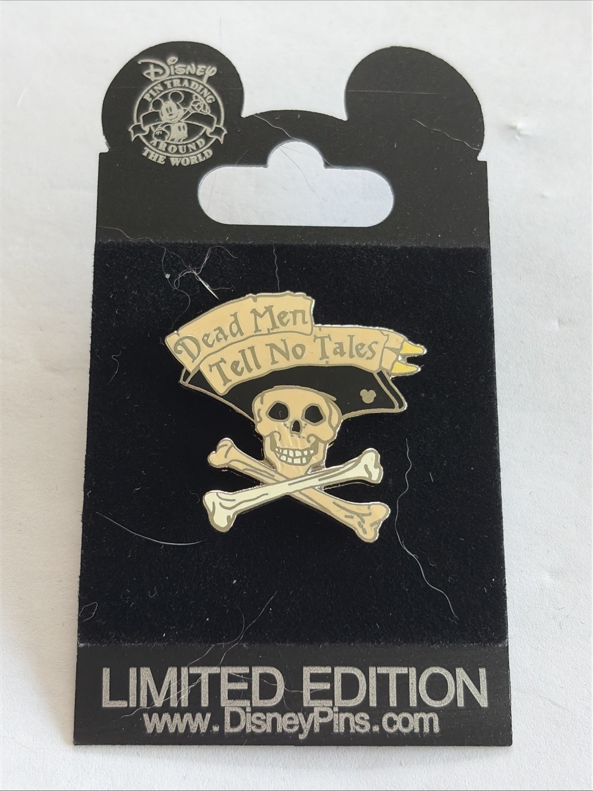 Disney Pin Trading Pin Pirates Of The Caribbean LE NEW On Card MINT v95