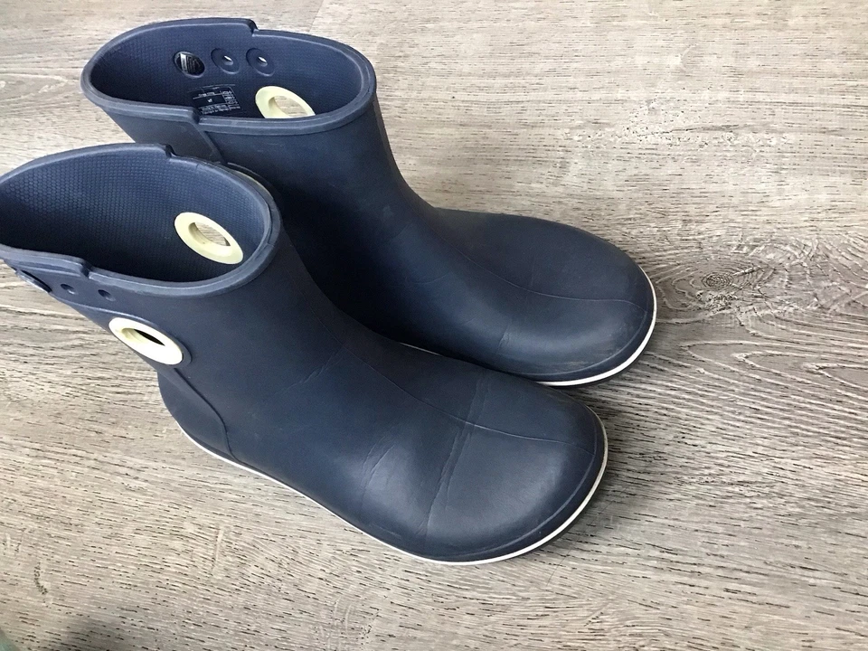 Botas de chuva CROCS Jaunt shorty pull-on impermeáveis 15769 sapatos femininos 7 azul marinho - Imagem 2 de 4