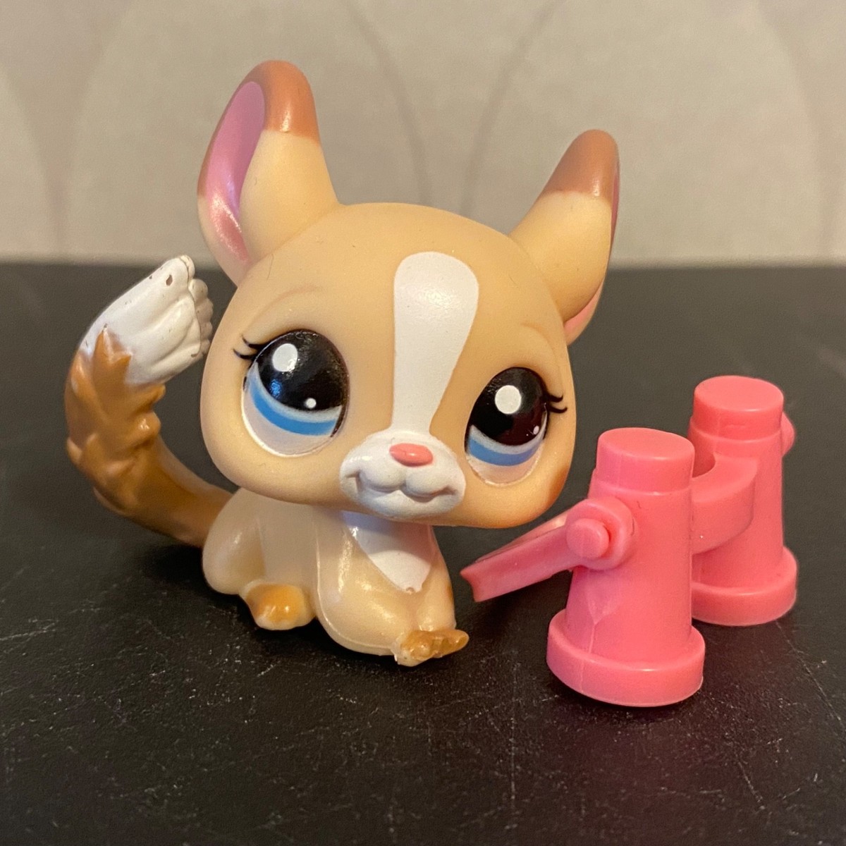 Authentic Littlest Pet Shop #2242 Tan white chinchilla | eBay