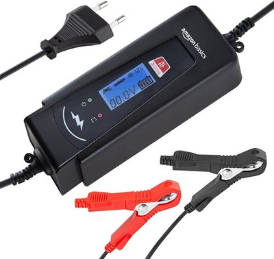 Amazon Basics 6V/12V Intelligentes Akkuladegerät (2A/4A) für Auto, Motorrad & Bo