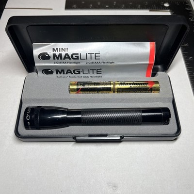 Mini Maglite Black Mini Mag 6'' Flashlight with Case