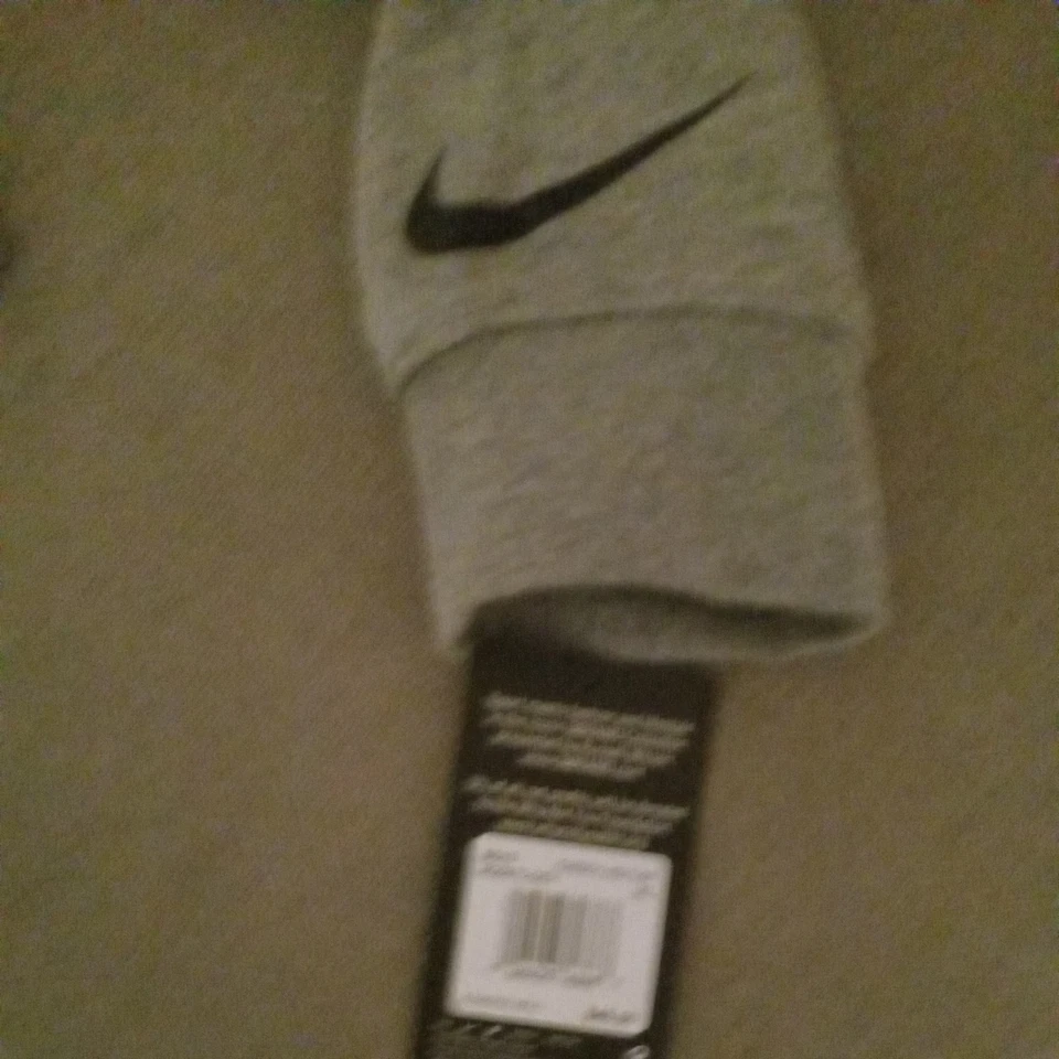 Sudadera con capucha Nike XL gris carbono nueva con etiquetas muy cómoda suave Foto 2 de 3
