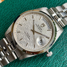 2002 Tudor 76200 Date+Day Silver Linen Dial 36mm Stainless Steel Wristwatch