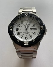 Casio MRW200HD7BKC Quartz Analog Silver Metal Watch Rotating Bezel Day Date 100m