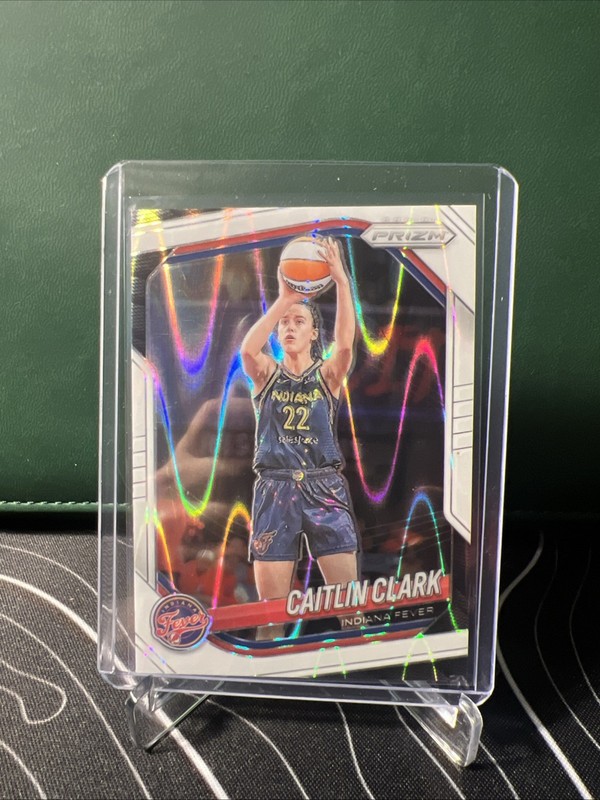 2025 Panini Prizm WNBA - Caitlin Clark #22 White Seismic Prizm