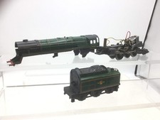 Hornby R259 OO Gauge BR Green Britannia 70000 (NEEDS ATTN)