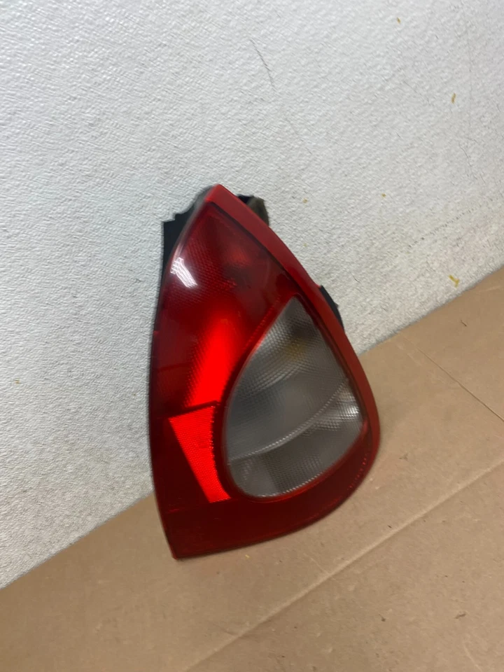 Luz trasera lateral izquierda Daewoo Nubira Station Wagon 2000 a 2002 OEM M2474 DG Foto 3 de 4