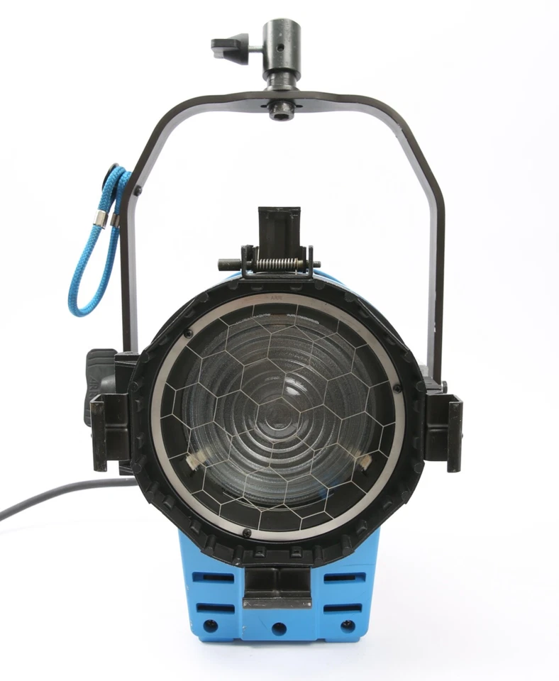 ARRI 1000 PLUS Fresnel, 1000W Tungsten Lighting With Barn Doors - Image 3 of 4