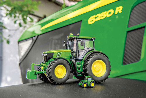 Wiking1/32 John Deere 6250R