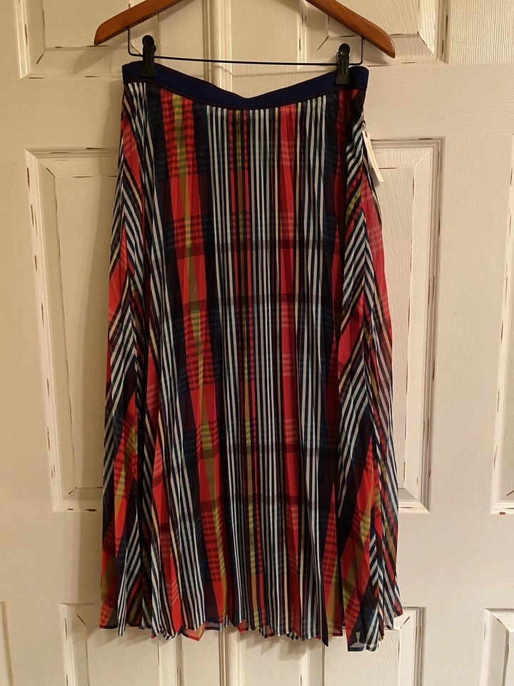NUEVO CON ETIQUETAS Falda Midi Plisada Maeve Naya Talla 10 Azul Multi Arco Iris Cuadros Anthropologie Foto 3 de 3