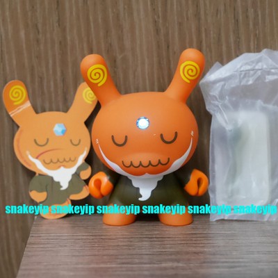 Kidrobot Dunny Seriers 2009 By Shawnimal “ Soothsayer “