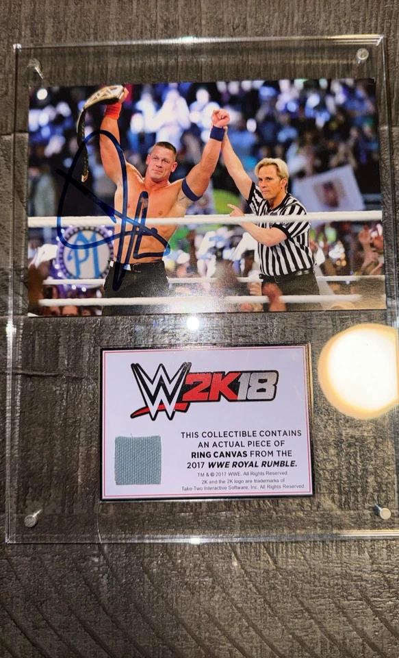 WWE 2K18 Royal Rumble 2017 Anillo Mat John Cena Autografiado Placa Conmemorativa Foto 2 de 4