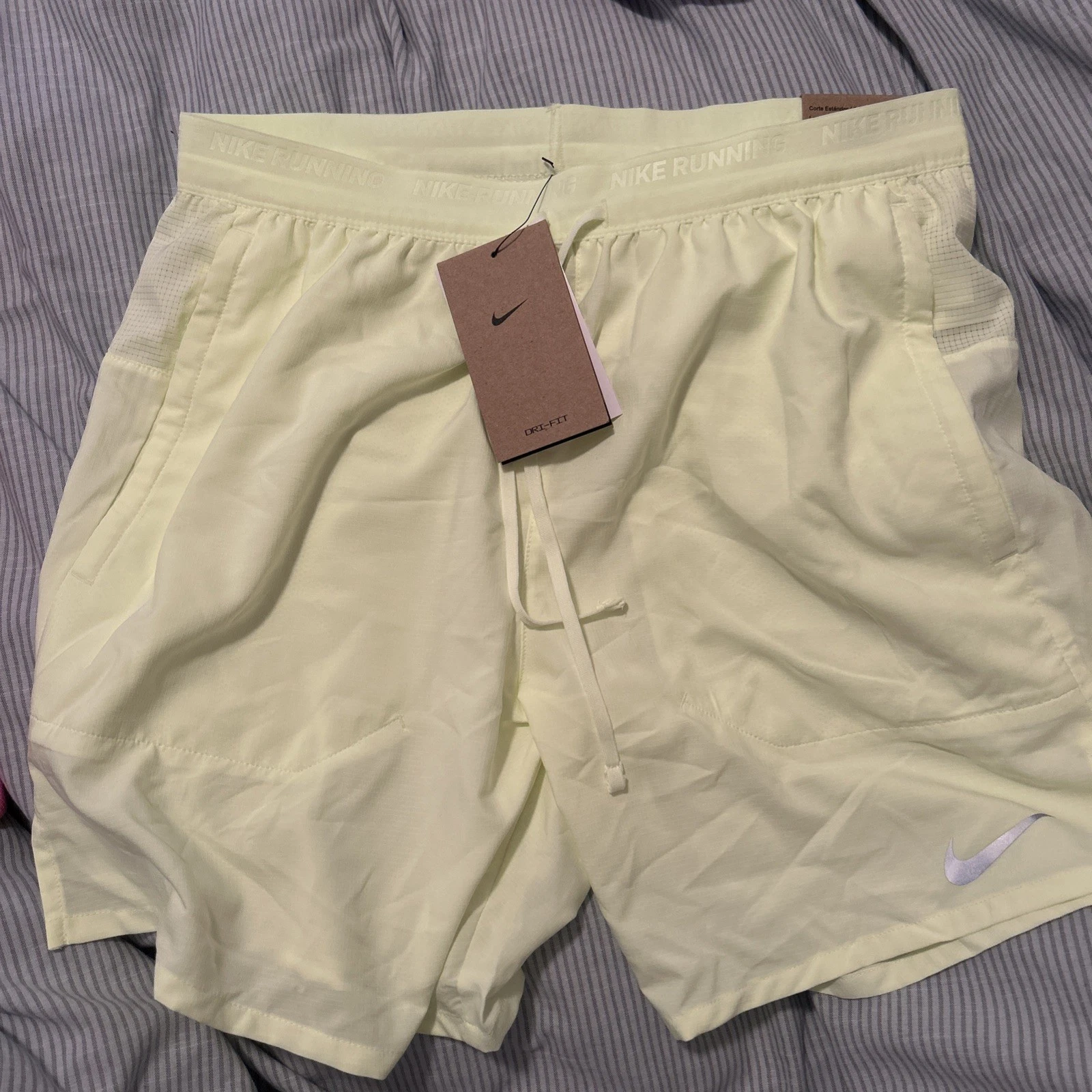 Nike Stride Dri-Fit 7” Running Shorts Barely Volt Small BNWT RRP £40 DM4761-701