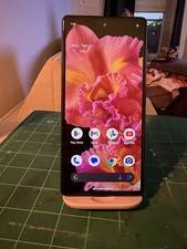 Google Pixel 6 Kinda Coral 128GB Unlocked w/ Pixel Stand 2nd Gen 