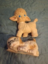 Vintage Sun Rubber Company Lamb Figure Tan 1955 & Bayshoreind Rare Dog Squeaker