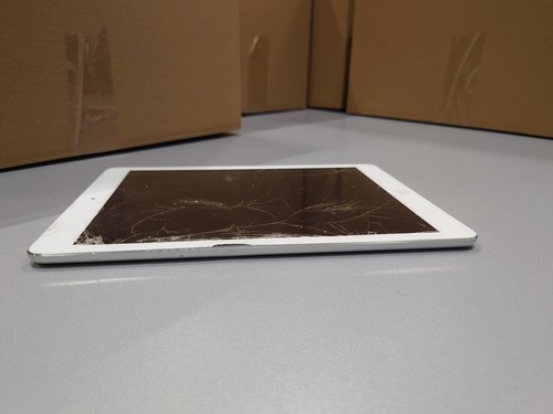 Apple iPad Air (A1475) Tablet Used Working Defect: Broken Display - Afbeelding 8 van 16