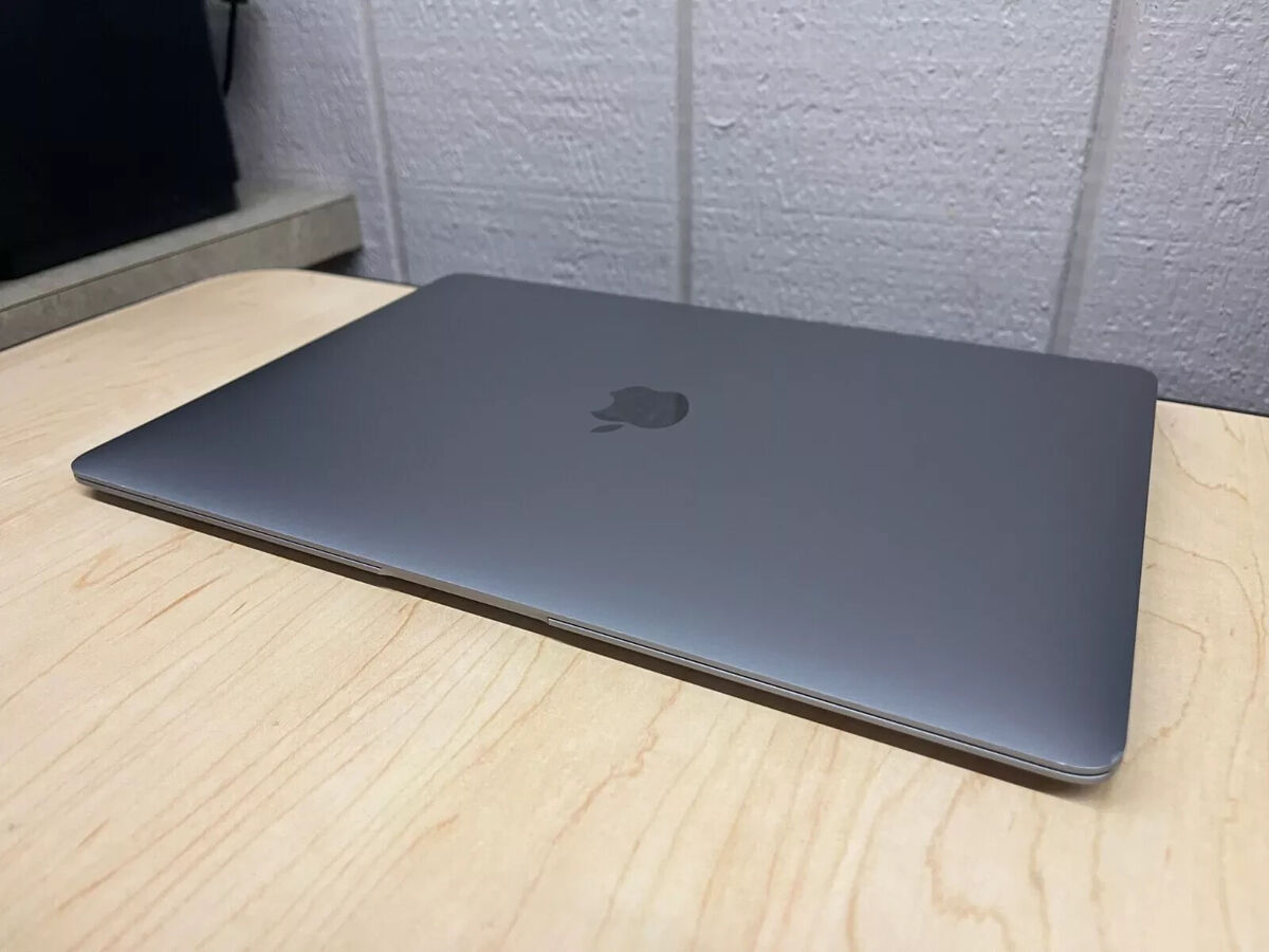 Apple MacBook Air M1 8 CPU/GPU 13 Apple MacBook Air M1 8 CPU/GPU 13