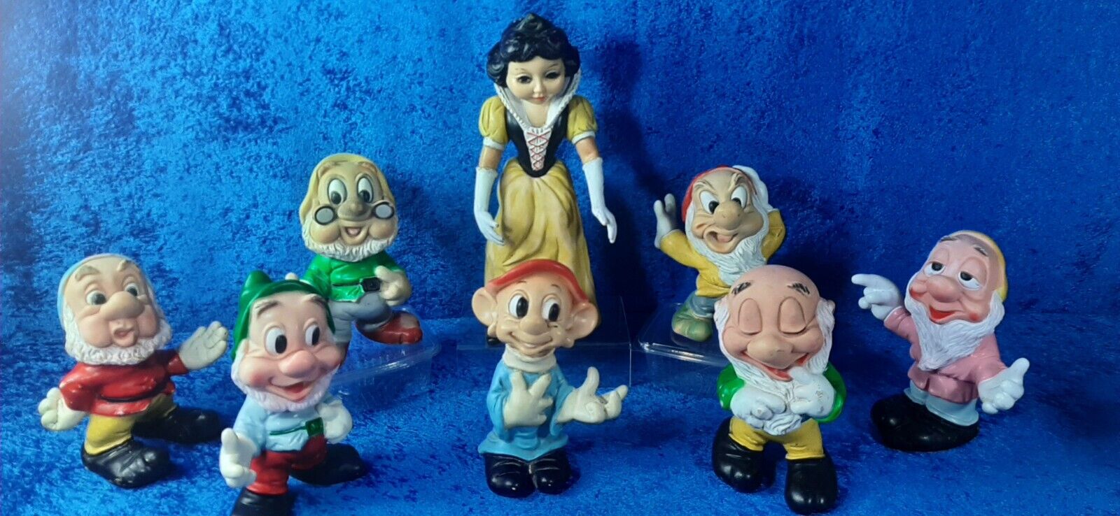 Foto 1 di 24