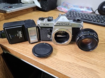 PENTAX KM フィルムカメラ 55mmレンズ付き Vintage Pentax KM 35mm SLR Film Camera & Asahi 55mm f/1.8 Lens